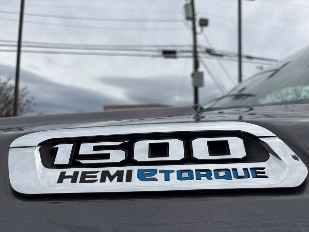 2022 RAM 1500 Big Horn Crew Cab 4x4 5'7' Box