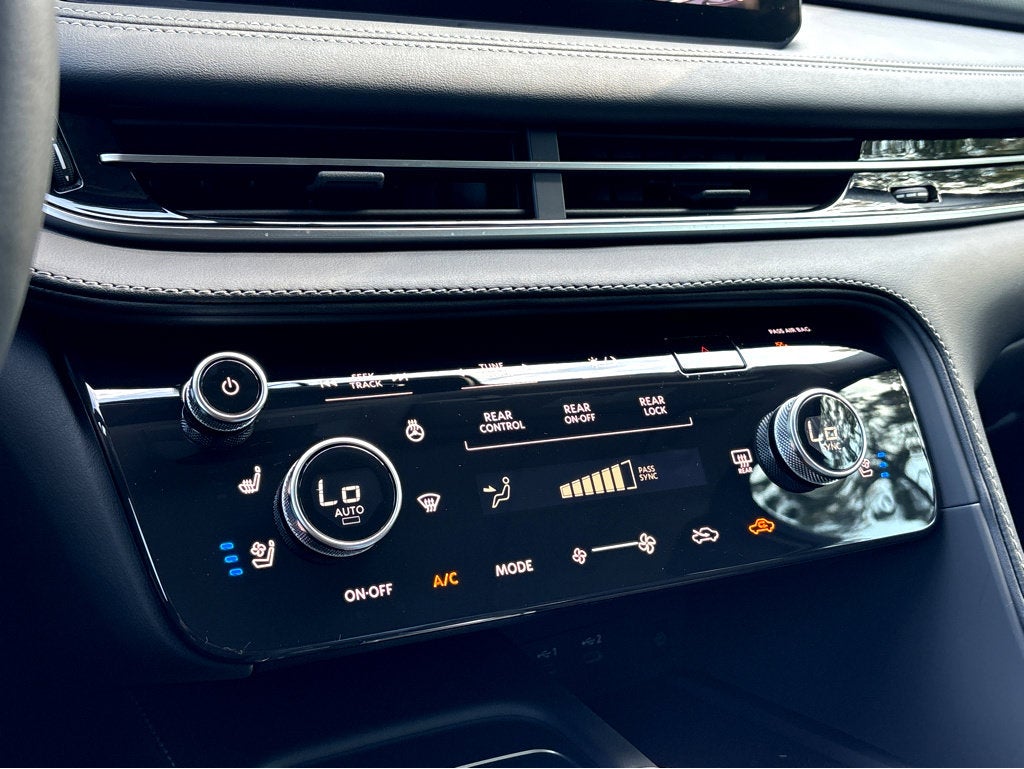 2025 INFINITI QX60 LUXE