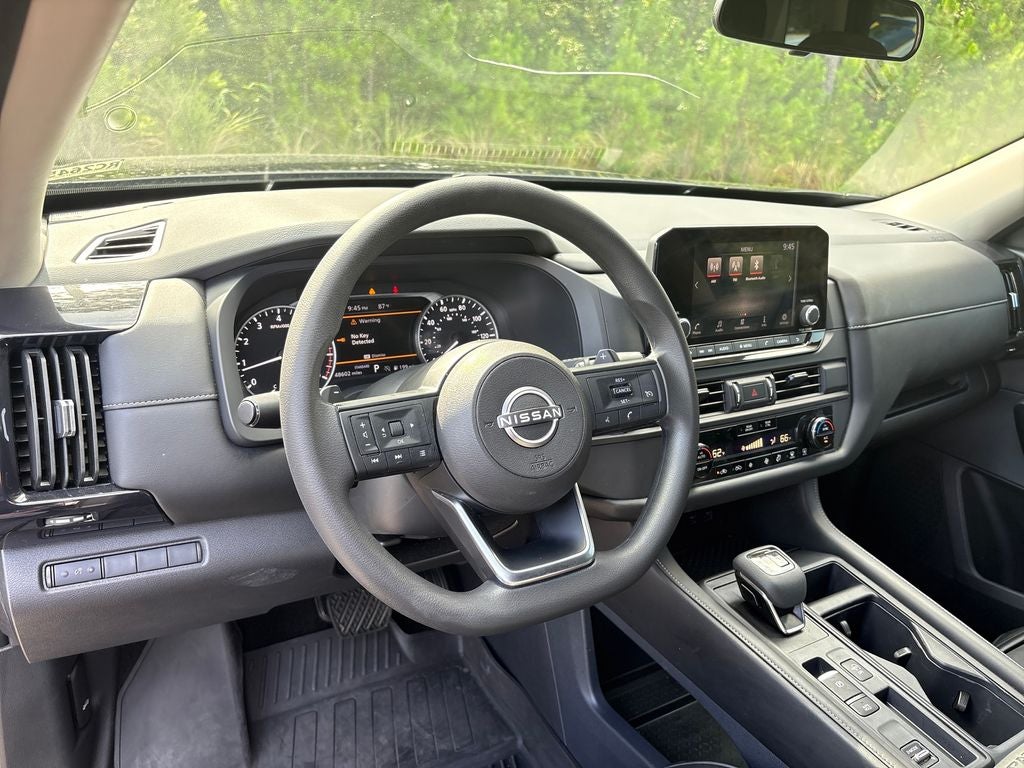 2024 Nissan Pathfinder S