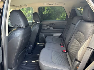 2024 Nissan Pathfinder S