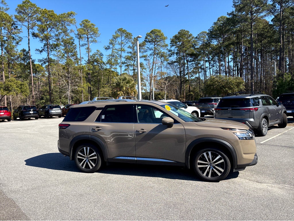 2023 Nissan Pathfinder Platinum