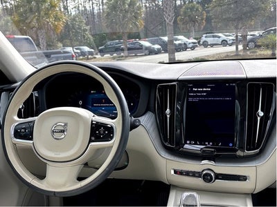 2023 Volvo XC60 Ultimate Bright Theme