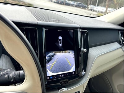 2023 Volvo XC60 Ultimate Bright Theme
