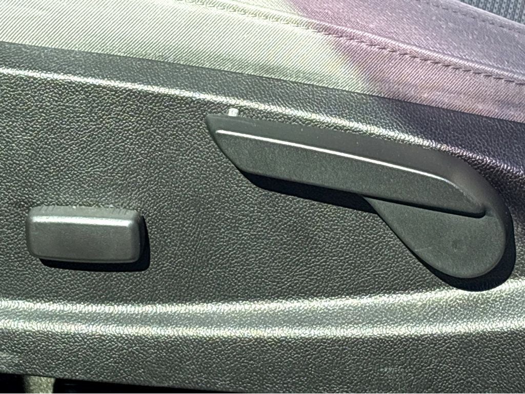 2017 GMC Canyon Base