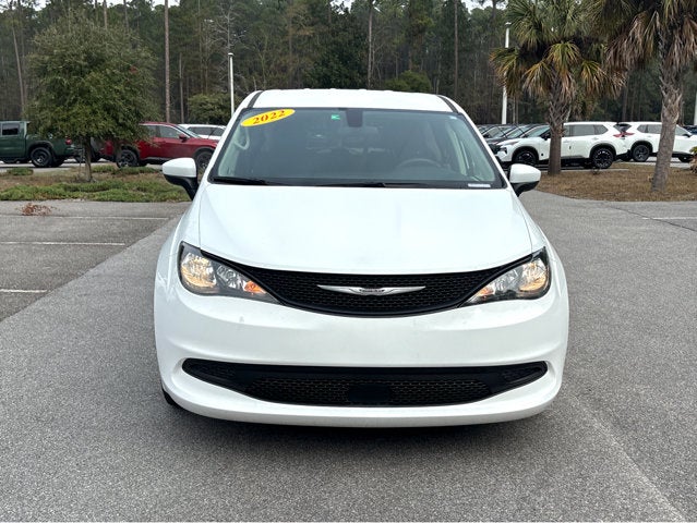 2022 Chrysler Voyager LX