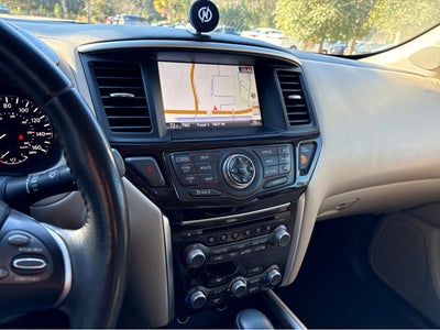 2016 Nissan Pathfinder SL