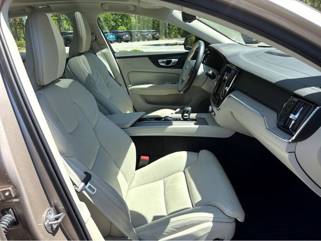 2024 Volvo S60 Ultimate Dark Theme