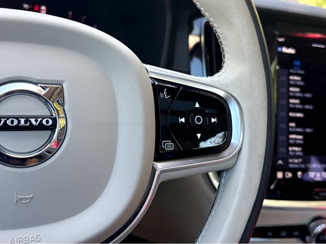 2024 Volvo S60 Ultimate Dark Theme