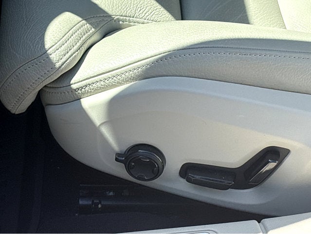 2024 Volvo S60 Ultimate Dark Theme