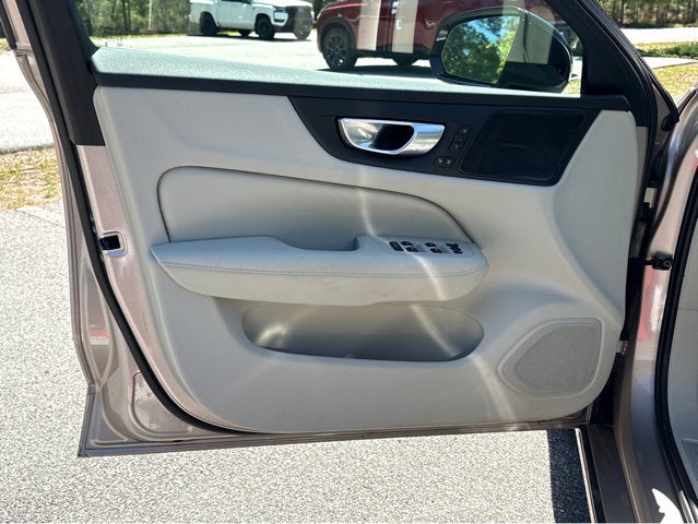 2024 Volvo S60 Ultimate Dark Theme