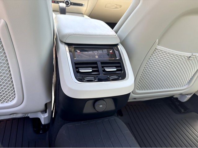 2024 Volvo S60 Ultimate Dark Theme