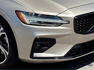 2024 Volvo S60 Ultimate Dark Theme