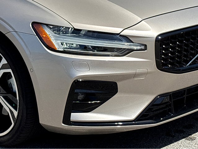 2024 Volvo S60 Ultimate Dark Theme