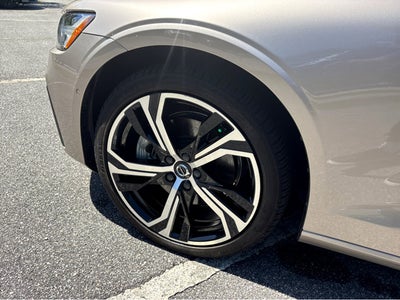 2024 Volvo S60 Ultimate Dark Theme