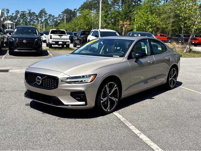 2024 Volvo S60 Ultimate Dark Theme