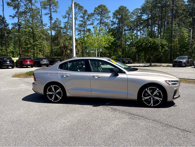 2024 Volvo S60 Ultimate Dark Theme