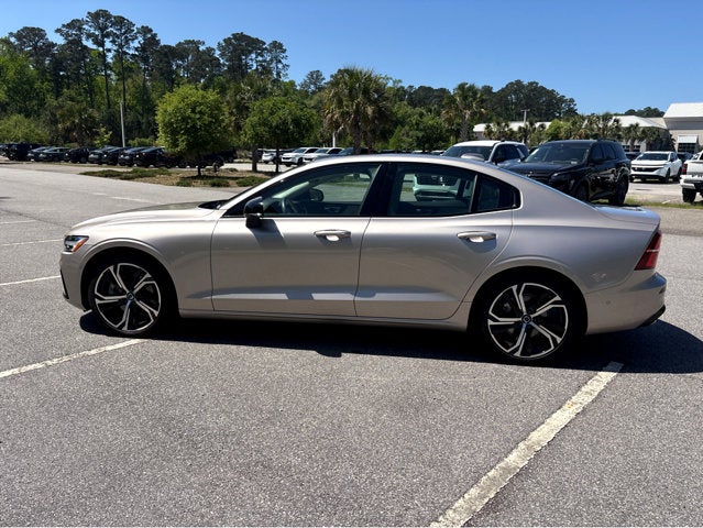 2024 Volvo S60 Ultimate Dark Theme