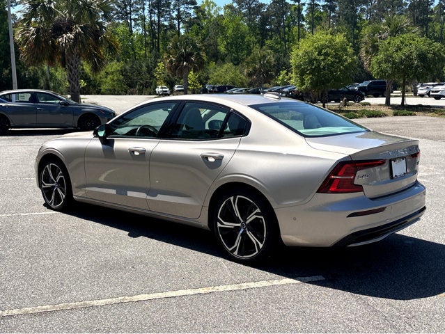 2024 Volvo S60 Ultimate Dark Theme