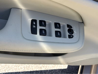 2024 Volvo S60 Ultimate Dark Theme