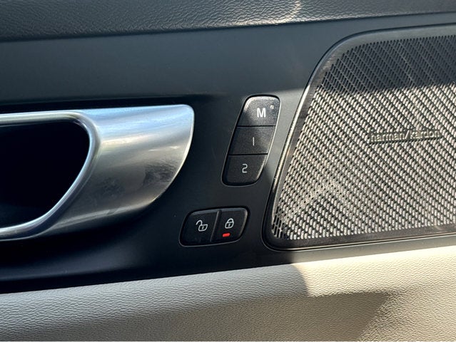 2024 Volvo S60 Ultimate Dark Theme