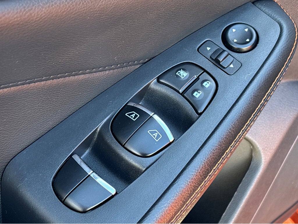 2019 Nissan Maxima SR