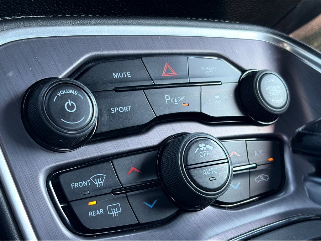 2017 Dodge Challenger SXT