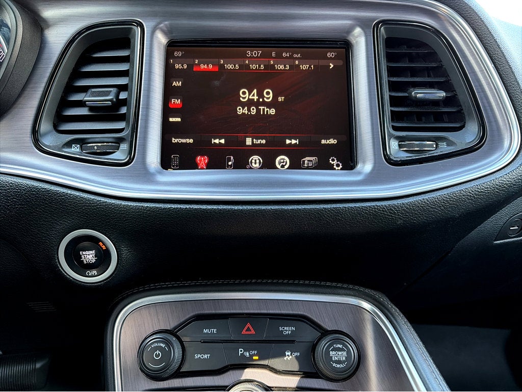 2017 Dodge Challenger SXT