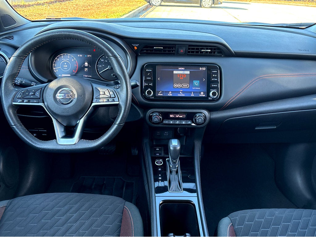 2021 Nissan Kicks SR