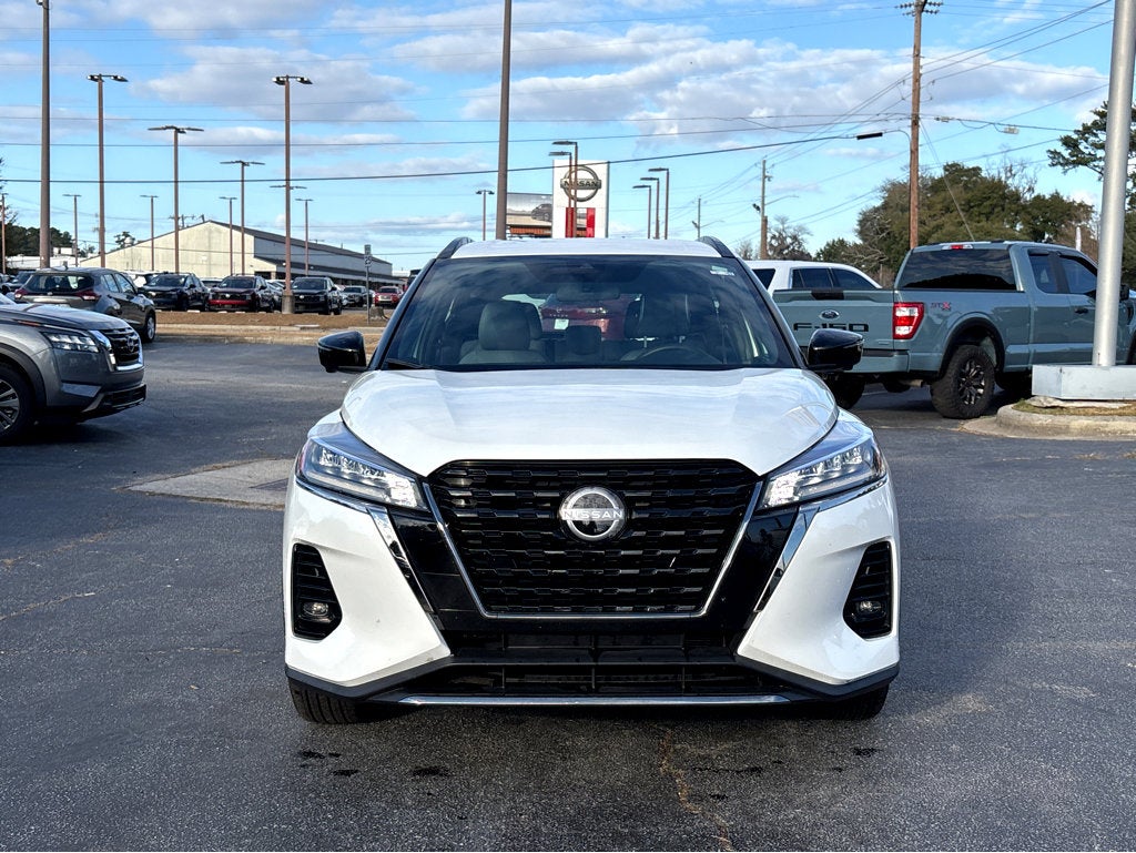 2023 Nissan Kicks SR