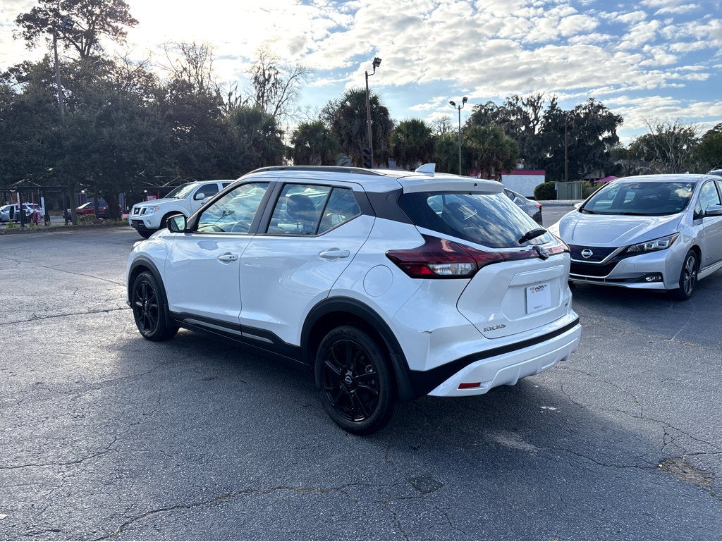 2023 Nissan Kicks SR