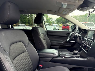 2025 Nissan Pathfinder S