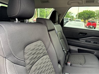 2025 Nissan Pathfinder S