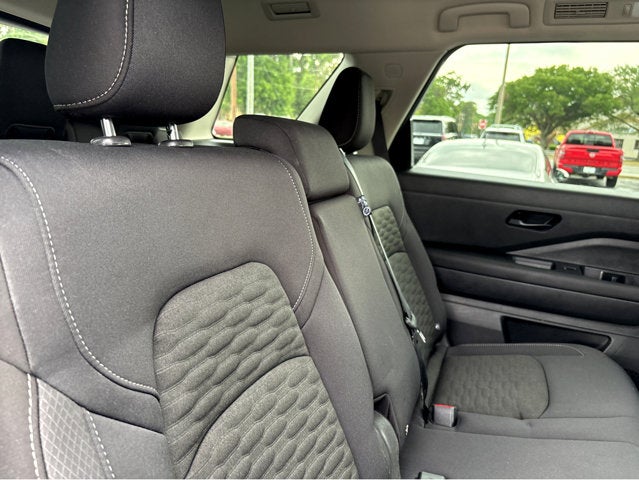 2025 Nissan Pathfinder S