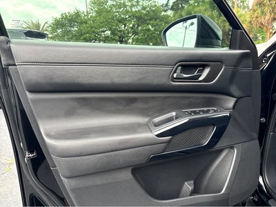 2025 Nissan Pathfinder S