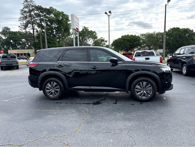 2025 Nissan Pathfinder S
