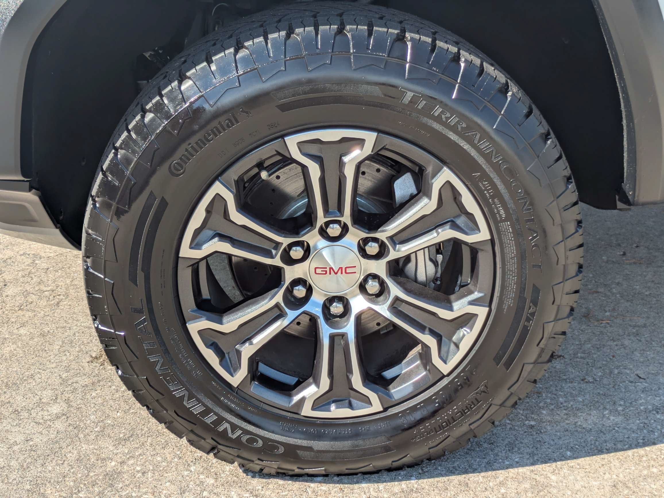 2023 GMC Canyon 4WD AT4