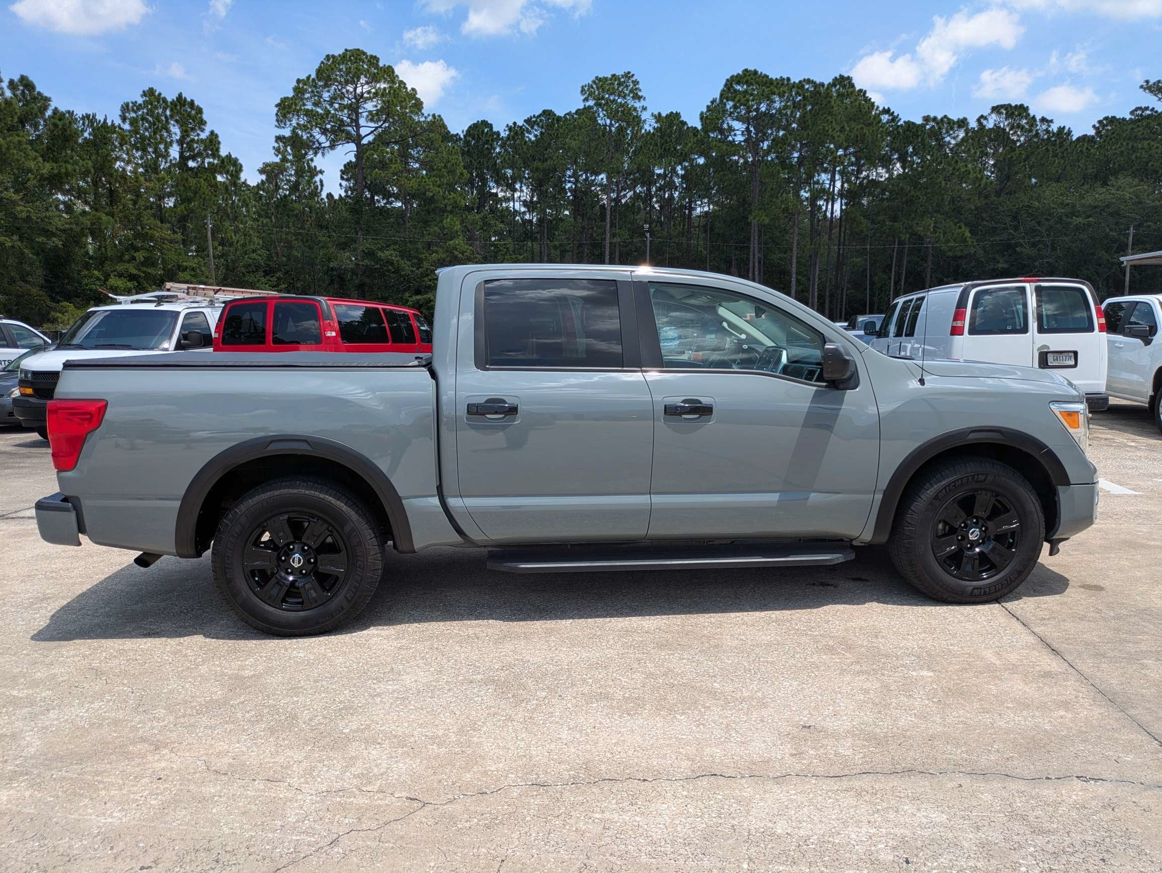 2021 Nissan Titan SV
