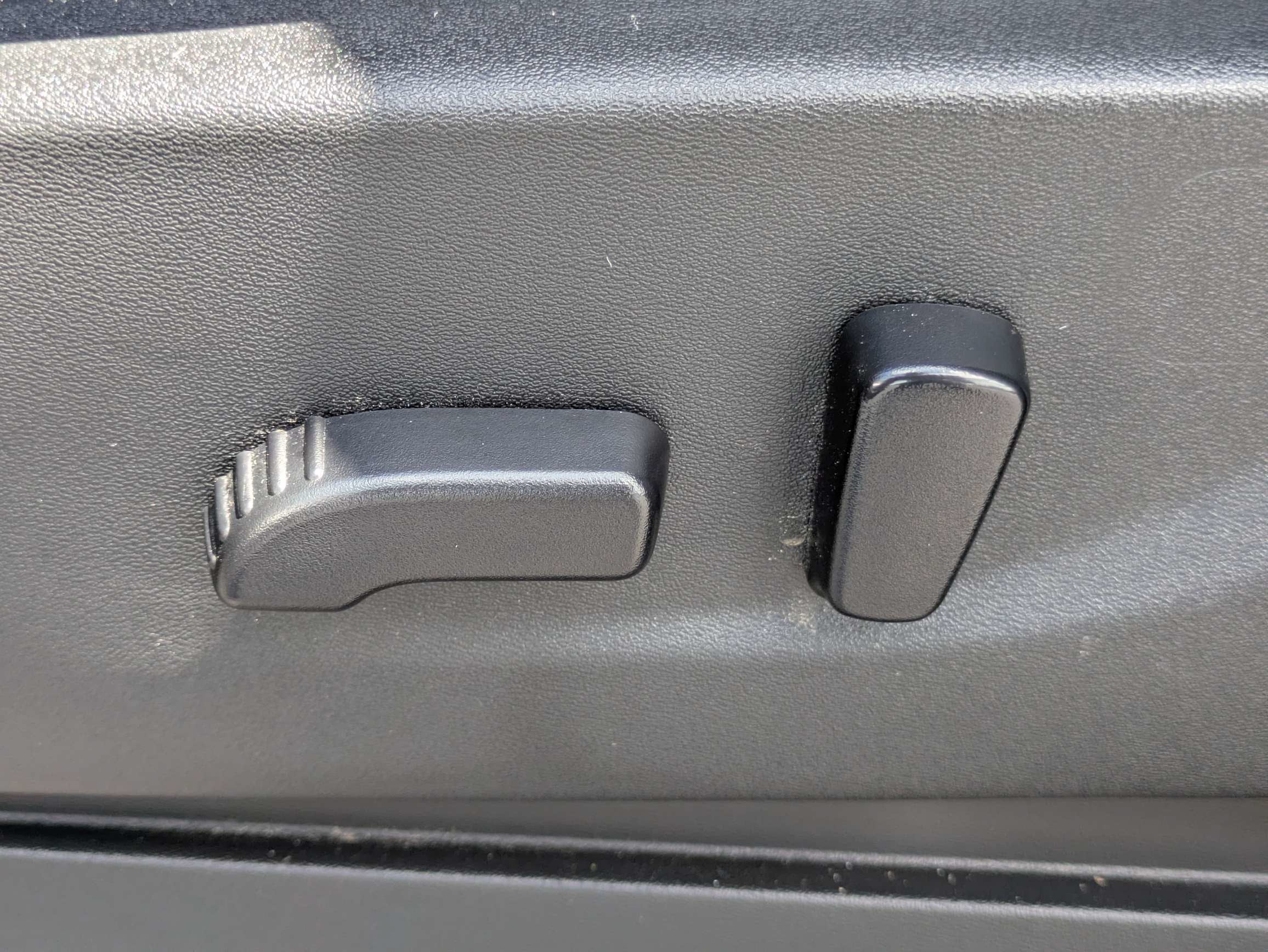 2024 Nissan Frontier SL