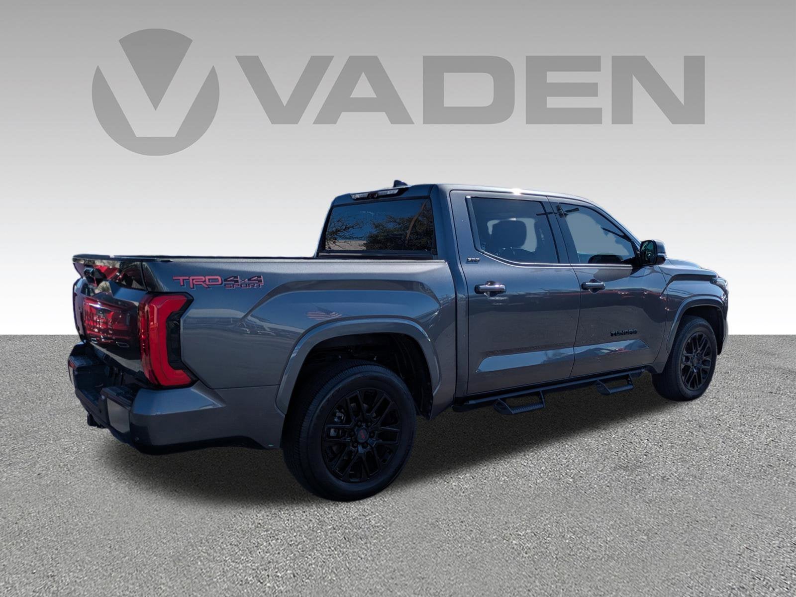 2023 Toyota Tundra 4WD SR5
