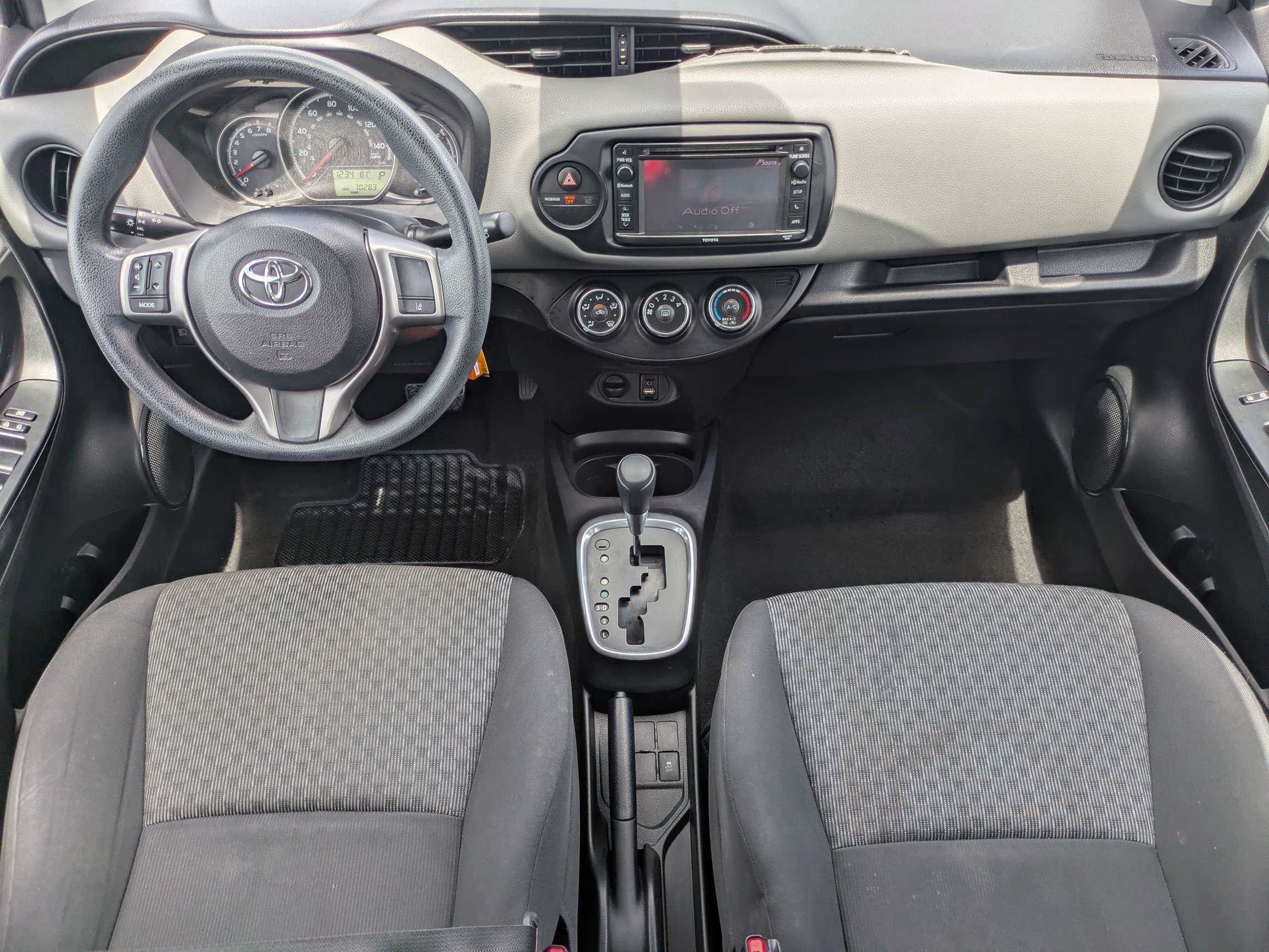 2017 Toyota Yaris L