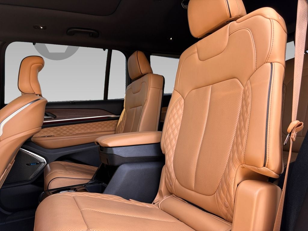 2023 Jeep Grand Cherokee L Summit 4x2