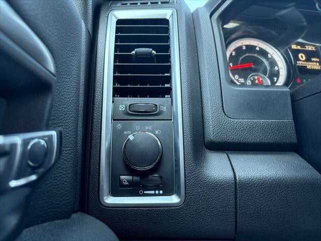 2024 RAM 1500 Classic Warlock Crew Cab 4x2 5'7' Box