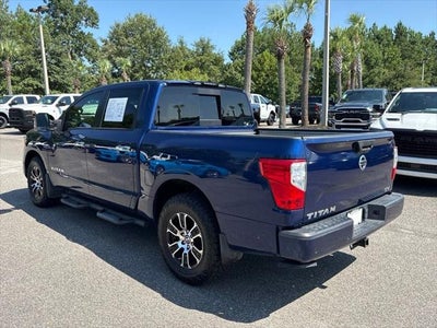 2021 Nissan TITAN Crew Cab SV 4x2