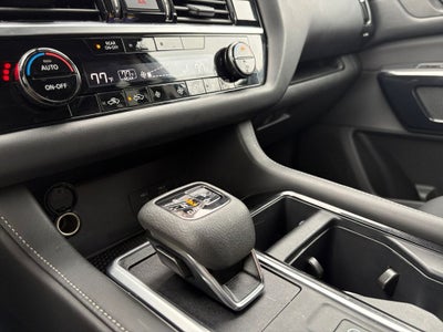 2025 Nissan Pathfinder SV FWD