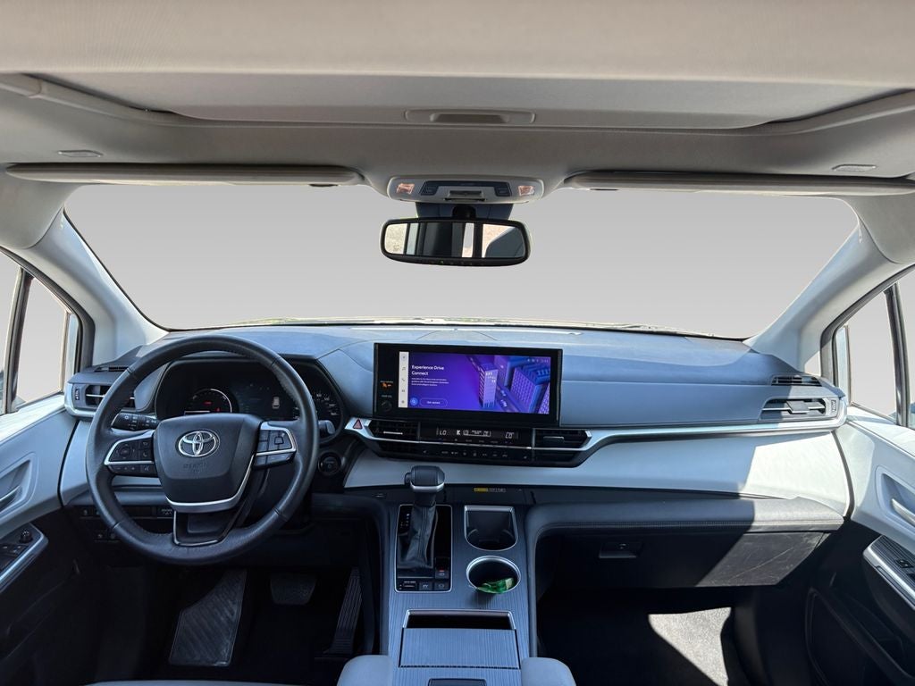2025 Toyota Sienna XLE