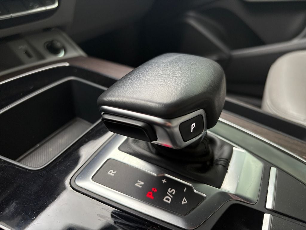 2022 Audi Q5 S line Premium Plus