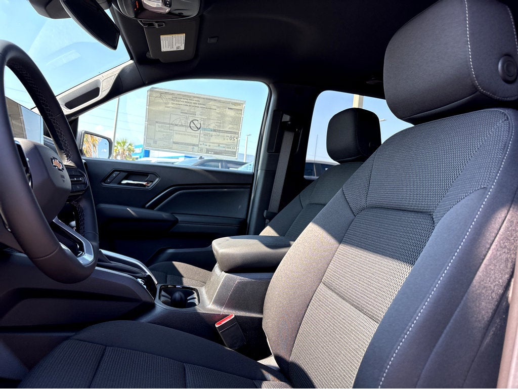 2025 Chevrolet Colorado WT/LT