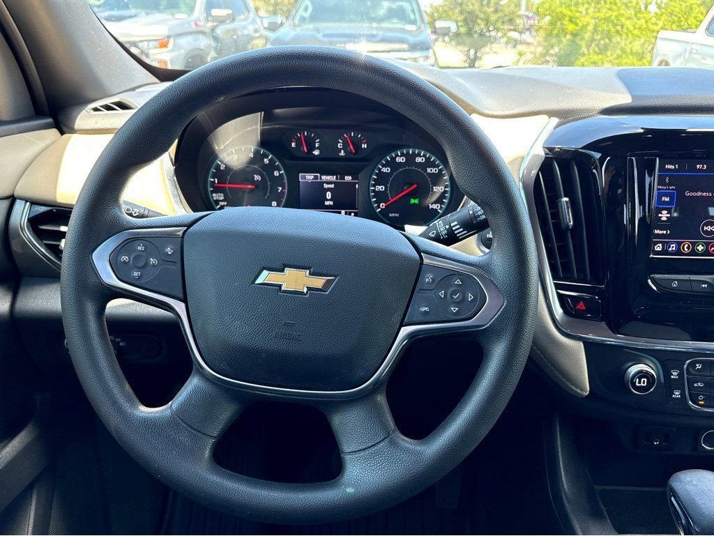 2023 Chevrolet Traverse LS - Photo 11