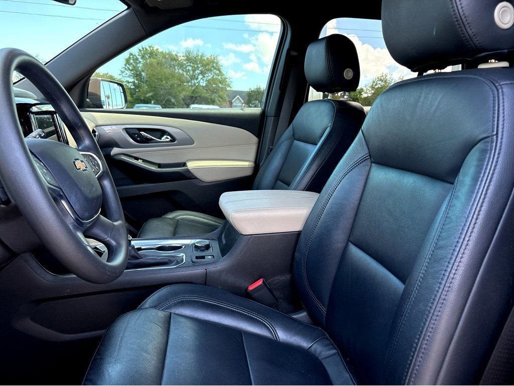 2023 Chevrolet Traverse LS - Photo 13