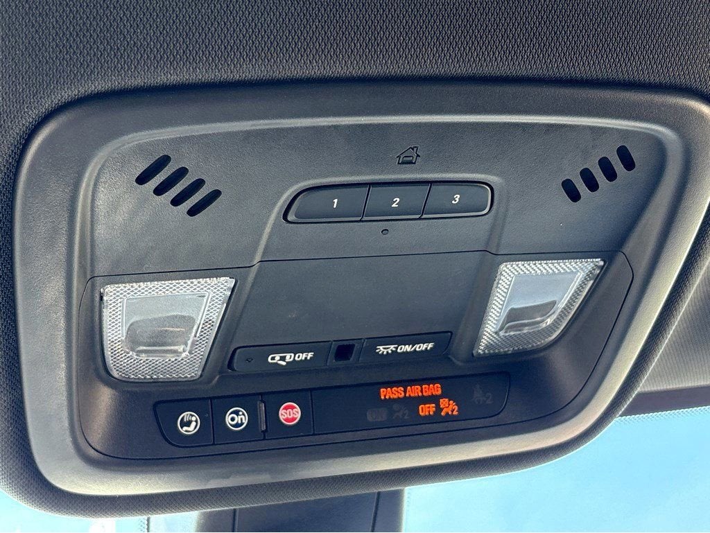 2023 Chevrolet Traverse 1LT - Photo 32